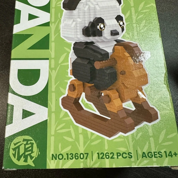 Panda Building Blocks Set - 1262 pieces - Picture 1 of 2